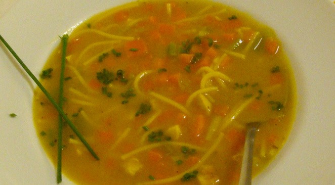 Cuisinez une soupe de poulet aux vermicelles